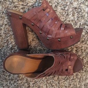 Gianni Bini block heel platform peep toe